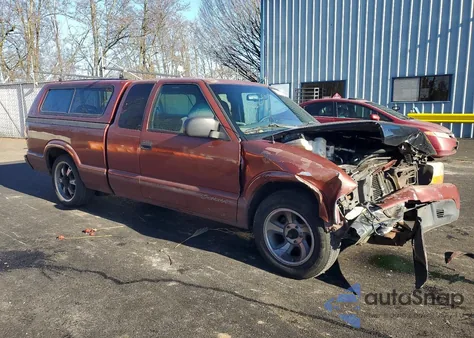 1998 GMC Sonoma z USA, uszkodzony, nr VIN 1GTCS1947W8502226